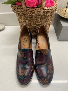 Patricia Nash "Martina" heeled loafer pumps RARE